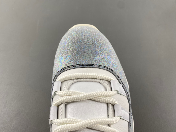 Air Jordan 11 Low HQ7000-001