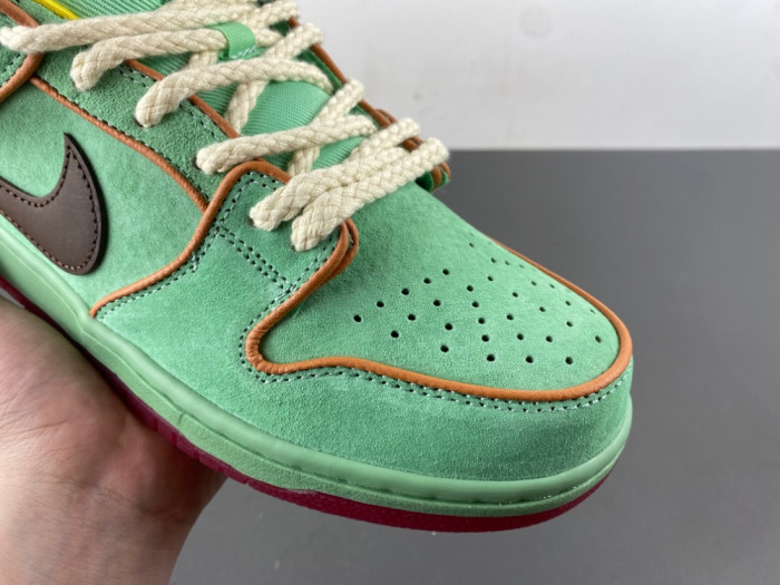 Nike SB Dunk Low Rodeo Tourmaline