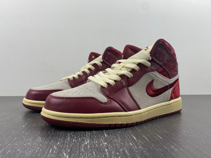 Air Jordan 1 Mid SE Wmns 