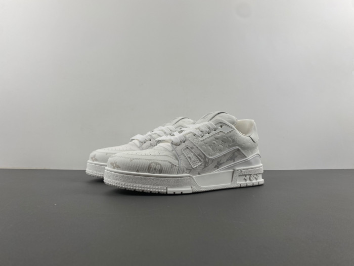LOU1VTON trainer (EU47)