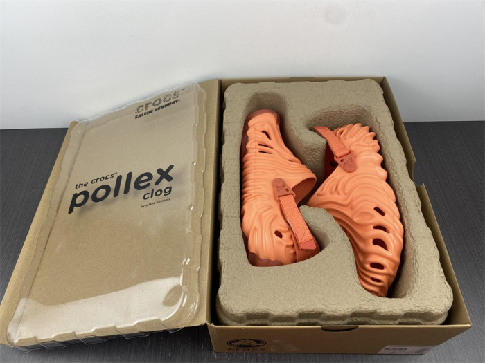 Cr*0*s pollex clog by salehe bembury urchin