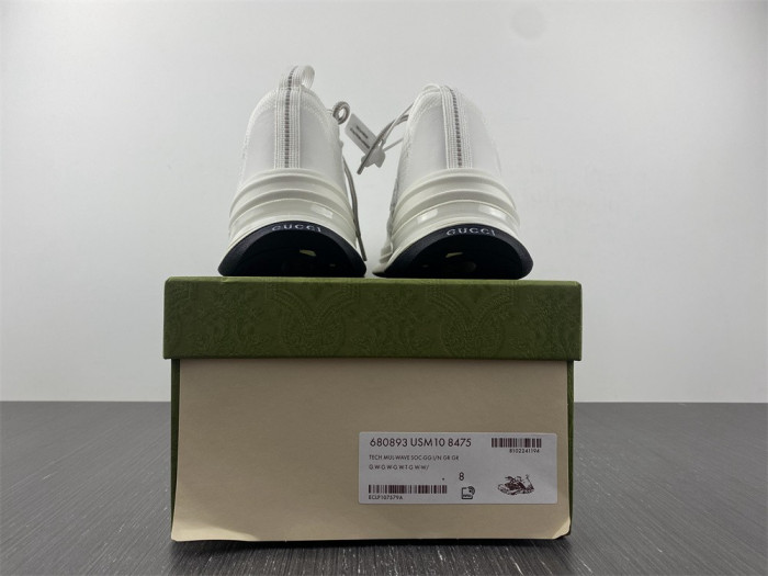 G*u*i1 run sneaker