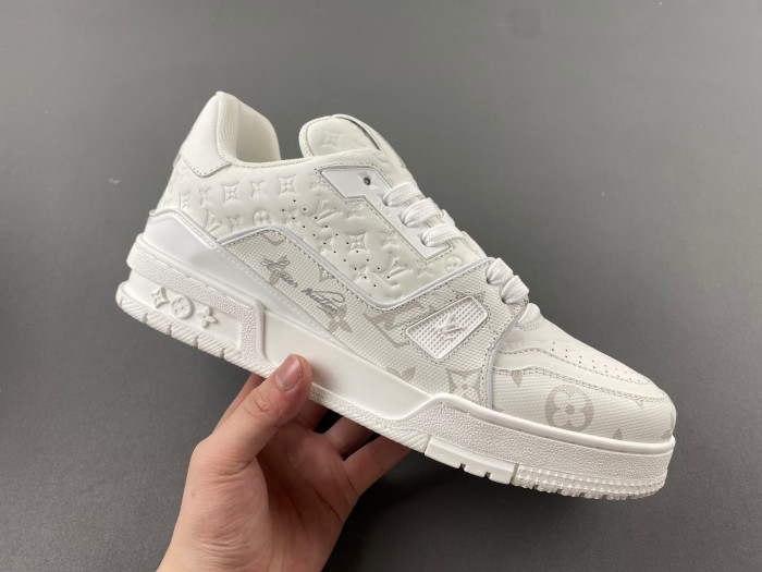 LOU1VTON trainer (EU47)