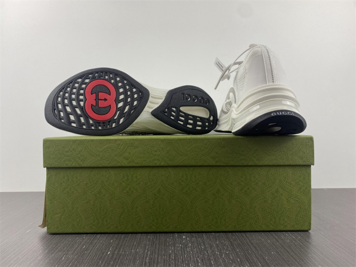 G*u*i1 run sneaker
