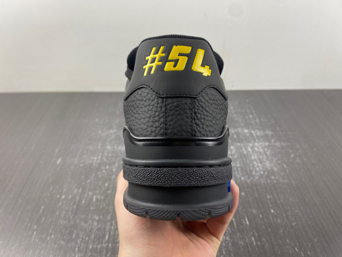LOU1VTON trainer (EU47)