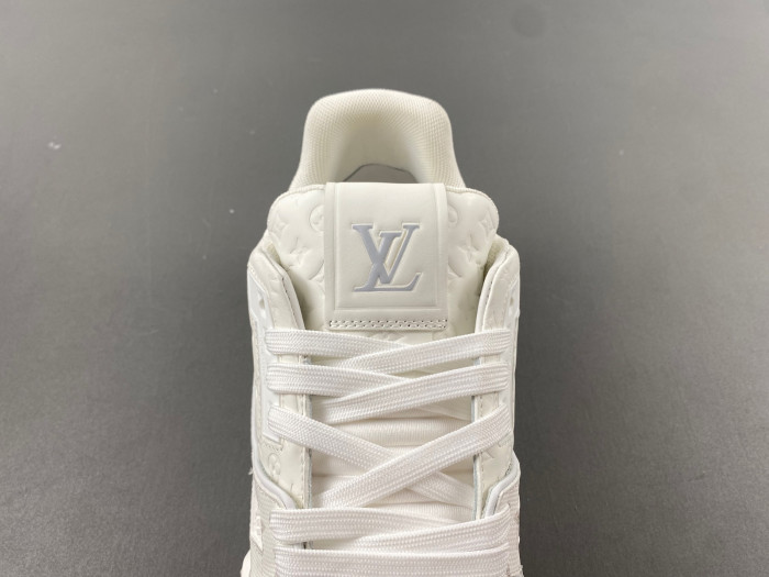 LOU1VTON trainer (EU47)
