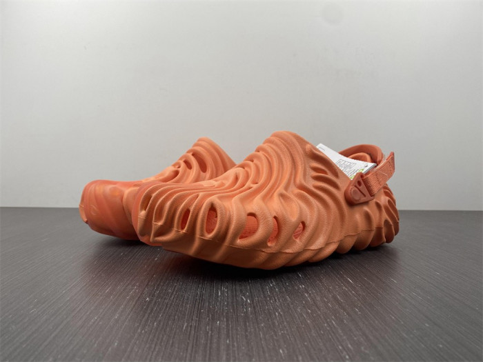 Cr*0*s pollex clog by salehe bembury urchin