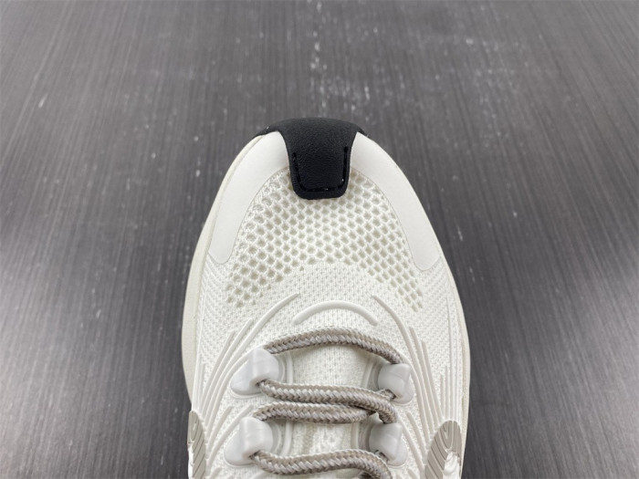 G*u*i1 run sneaker