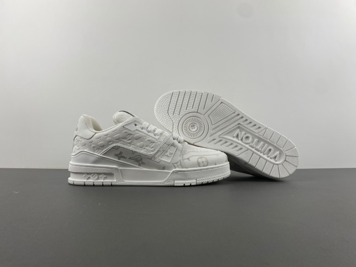 LOU1VTON trainer (EU47)