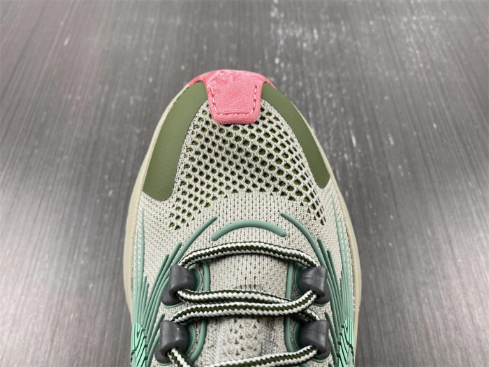 G*u*i1 run sneaker