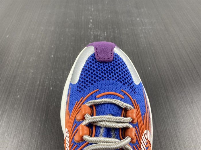 G*u*i1 run sneaker