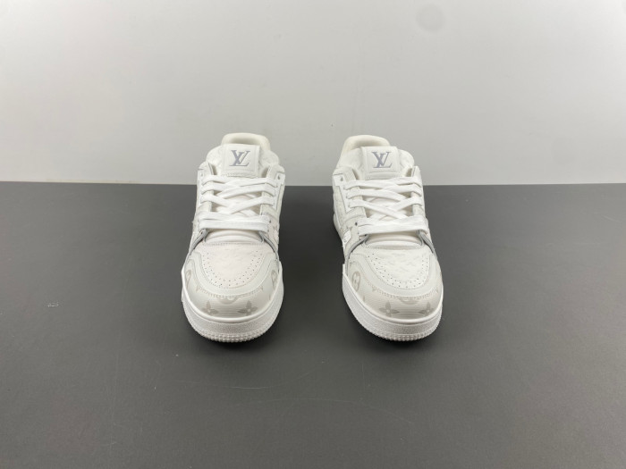 LOU1VTON trainer (EU47)