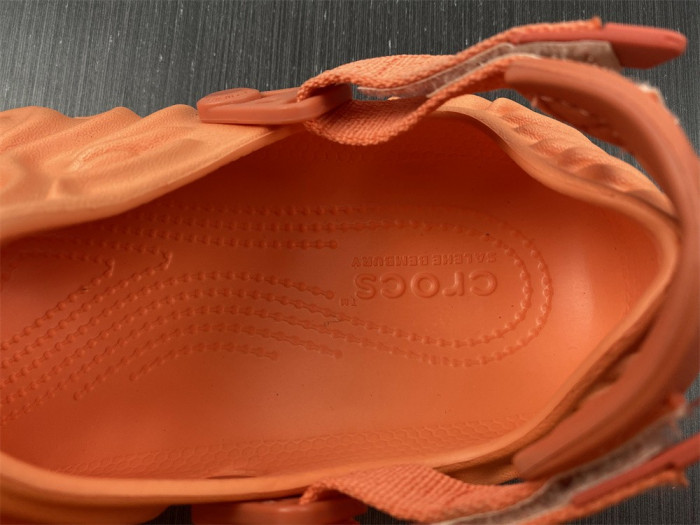 Cr*0*s pollex clog by salehe bembury urchin
