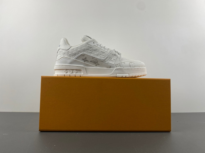 LOU1VTON trainer (EU47)